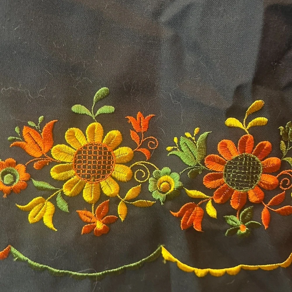 Rustica St Gallen Black Embroidered Sunflower Jacket Size 42 Swiss Floral Trim - Picture 3 of 9